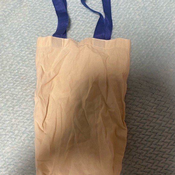 UConn Small Shoulder Bag - Picture 3 of 4